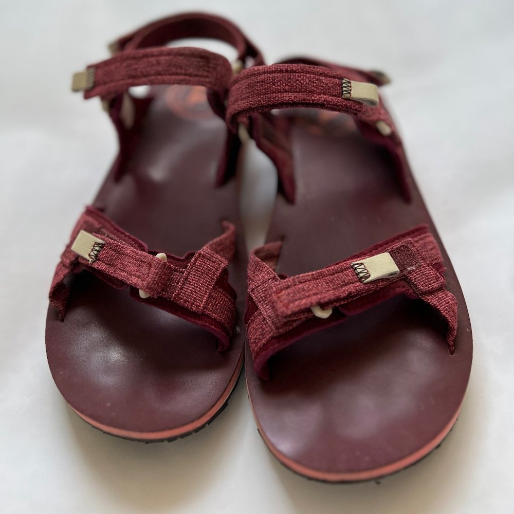 Jack Wolkskin Sandals Size 8 Straps Hook & Loop Red Fabric Flats